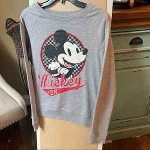 Disney Mickey Mouse Shirt 🐝